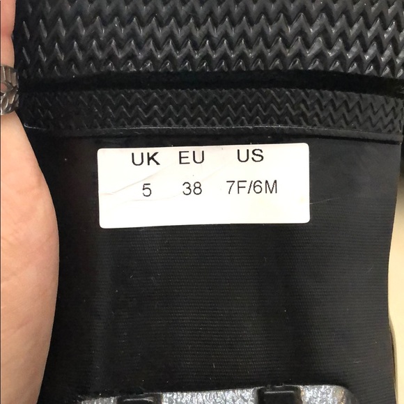NEW!! Hunter black glossy rain boots - Picture 5 of 6